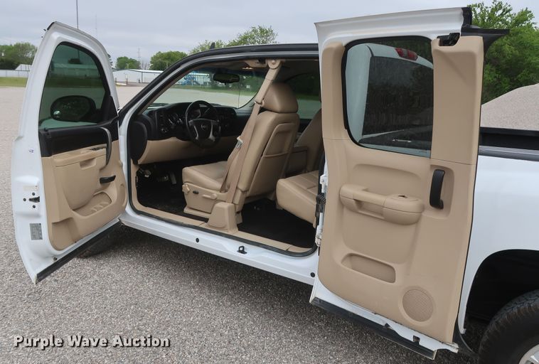 image for item DH0870 2010 Chevrolet Silverado 1500 LT  Ext. Cab pickup truck