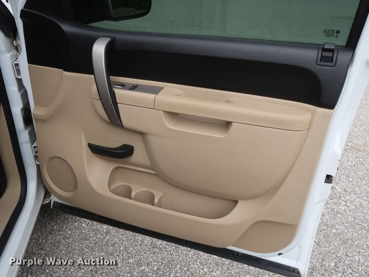 image for item DH0870 2010 Chevrolet Silverado 1500 LT  Ext. Cab pickup truck