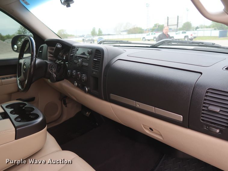 image for item DH0870 2010 Chevrolet Silverado 1500 LT  Ext. Cab pickup truck