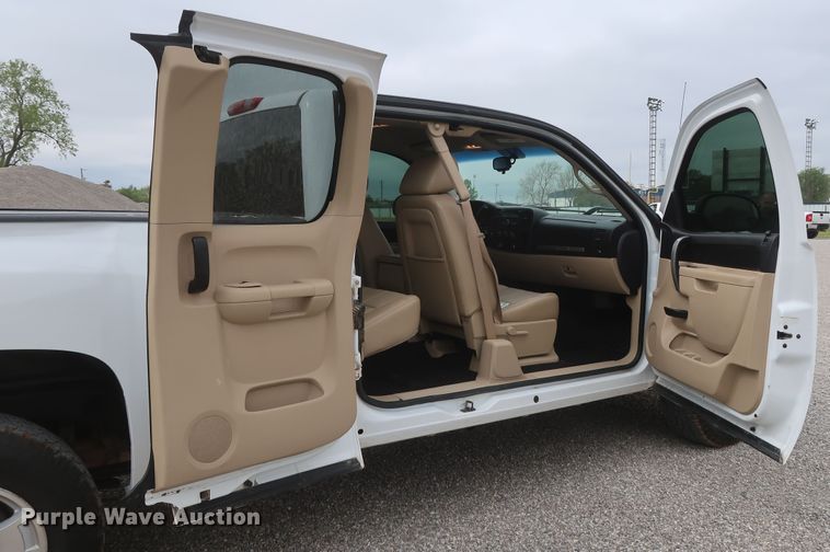 image for item DH0870 2010 Chevrolet Silverado 1500 LT  Ext. Cab pickup truck