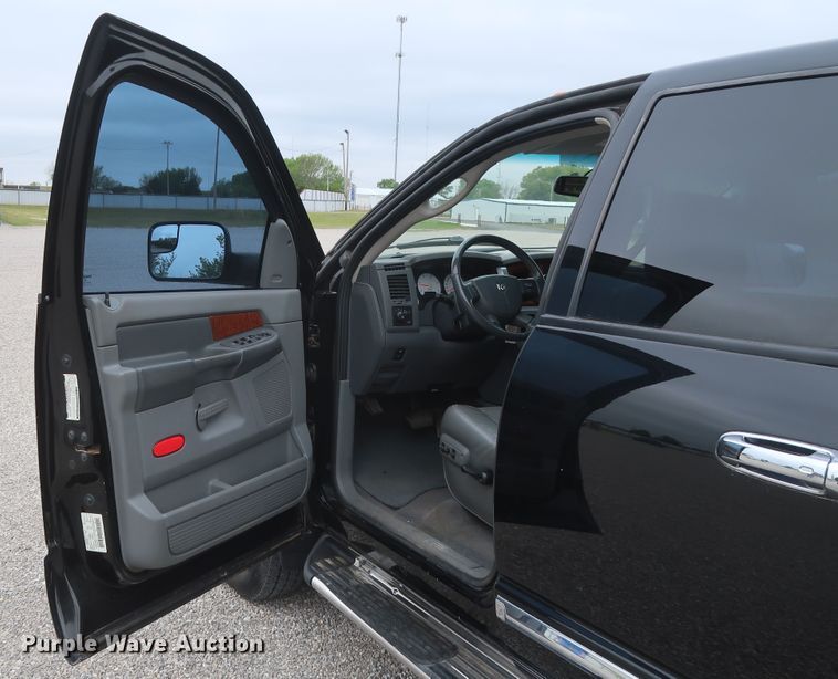 image for item DH0871 2006 Dodge Ram 3500HD Quad Cab pickup truck
