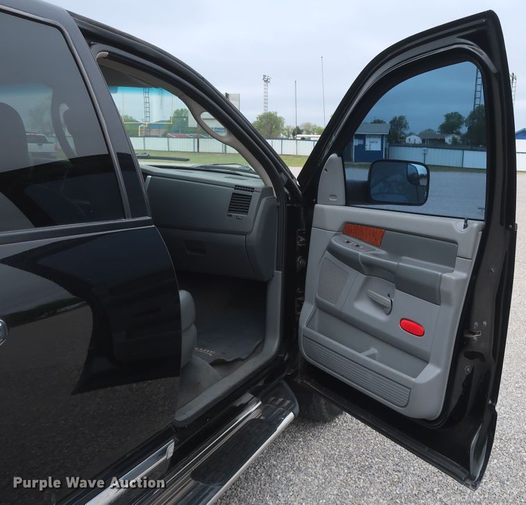 image for item DH0871 2006 Dodge Ram 3500HD Quad Cab pickup truck