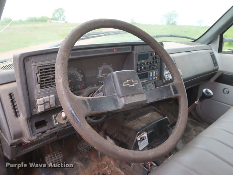 image for item DH0872 1999 Chevrolet C6500  rollback truck