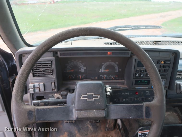 image for item DH0872 1999 Chevrolet C6500  rollback truck