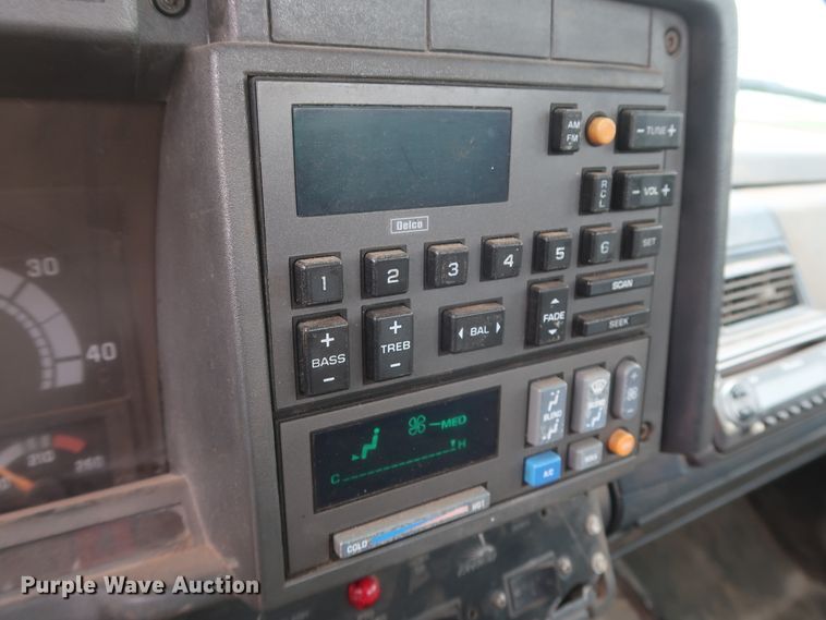 image for item DH0872 1999 Chevrolet C6500  rollback truck