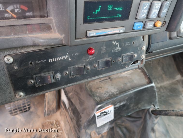 image for item DH0872 1999 Chevrolet C6500  rollback truck