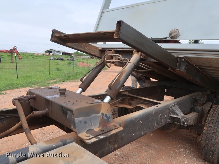 image for item DH0872 1999 Chevrolet C6500  rollback truck