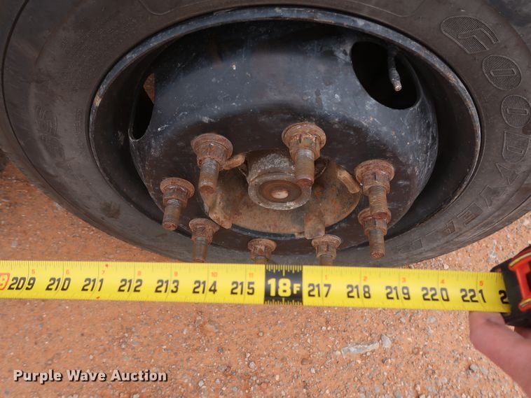 image for item DH0872 1999 Chevrolet C6500  rollback truck