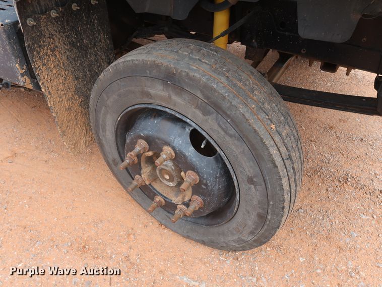 image for item DH0872 1999 Chevrolet C6500  rollback truck