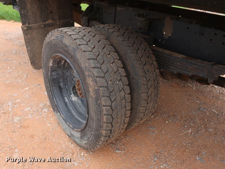 image for item DH0872 1999 Chevrolet C6500  rollback truck