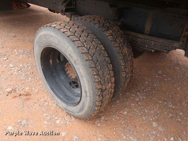 image for item DH0872 1999 Chevrolet C6500  rollback truck