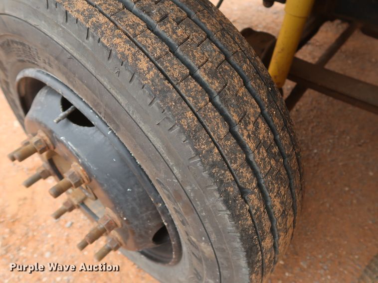 image for item DH0872 1999 Chevrolet C6500  rollback truck