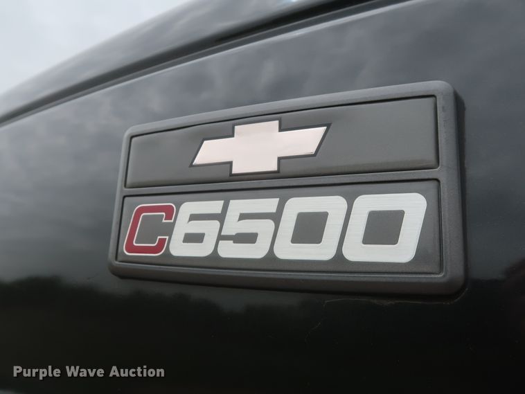 image for item DH0872 1999 Chevrolet C6500  rollback truck