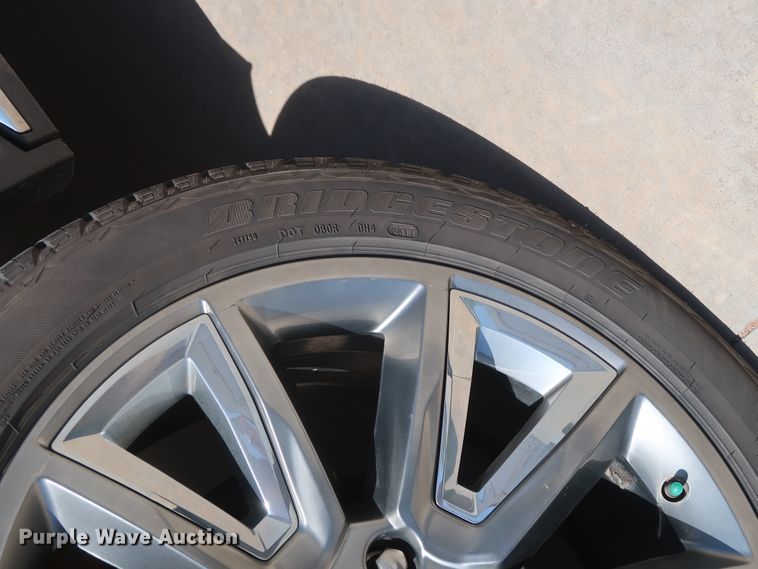 image for item DH0883 2015 Chevrolet Suburban 1500 LTZ  SUV