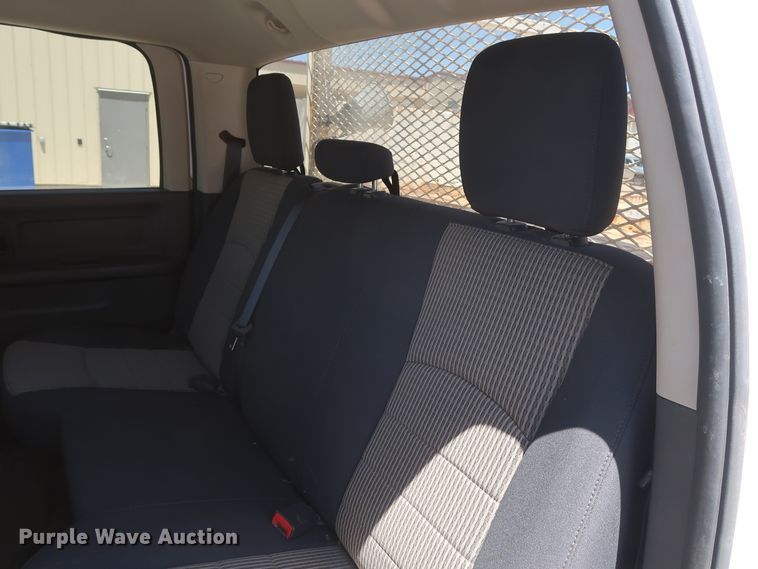 image for item DH0884 2012 Dodge Ram 3500HD  Crew Cab flatbed pickup truck