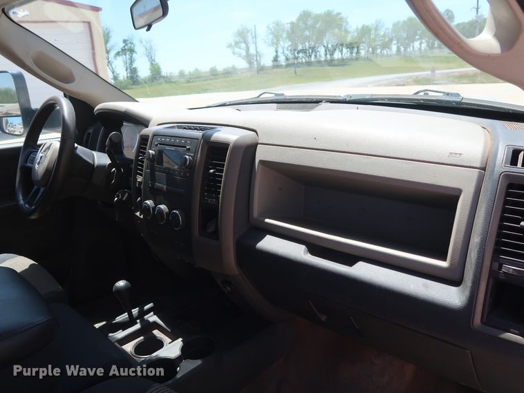 image for item DH0884 2012 Dodge Ram 3500HD  Crew Cab flatbed pickup truck