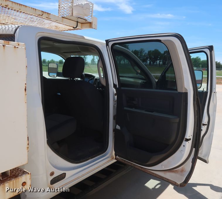 image for item DH0884 2012 Dodge Ram 3500HD  Crew Cab flatbed pickup truck