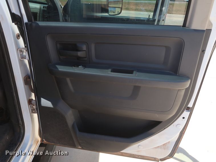 image for item DH0884 2012 Dodge Ram 3500HD  Crew Cab flatbed pickup truck