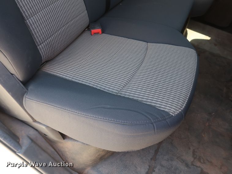 image for item DH0884 2012 Dodge Ram 3500HD  Crew Cab flatbed pickup truck