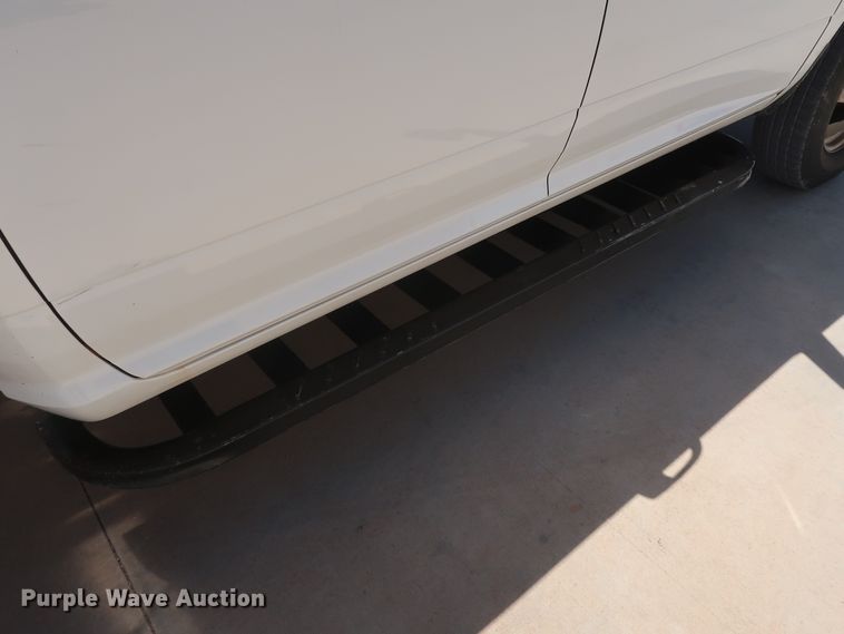 image for item DH0884 2012 Dodge Ram 3500HD  Crew Cab flatbed pickup truck