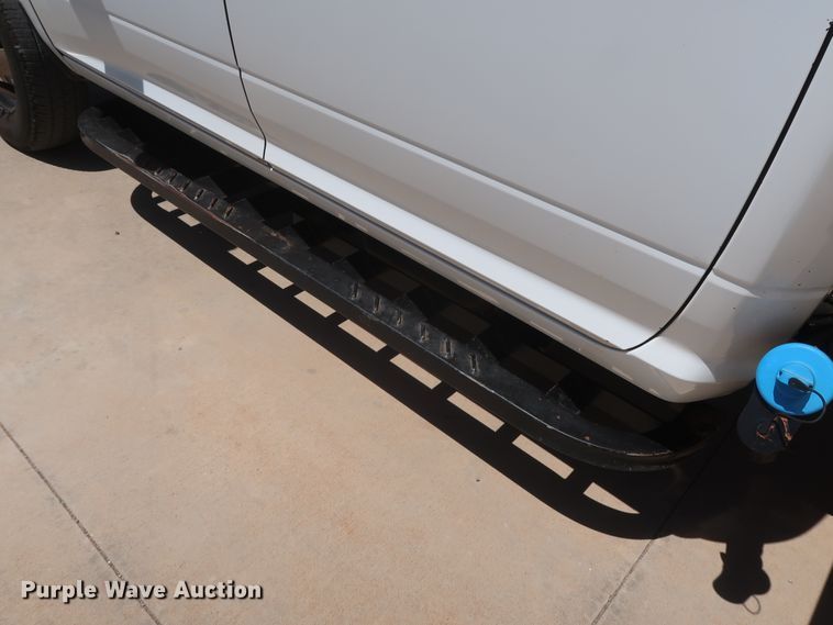 image for item DH0884 2012 Dodge Ram 3500HD  Crew Cab flatbed pickup truck