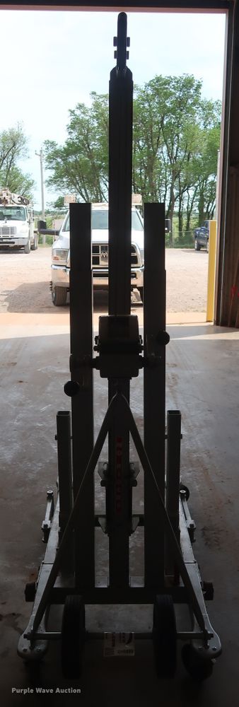 image for item DH0889 Vermette 6515 material lift