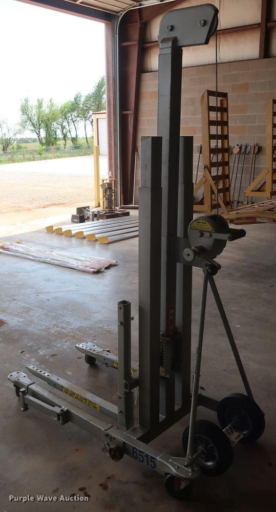 image for item DH0889 Vermette 6515 material lift