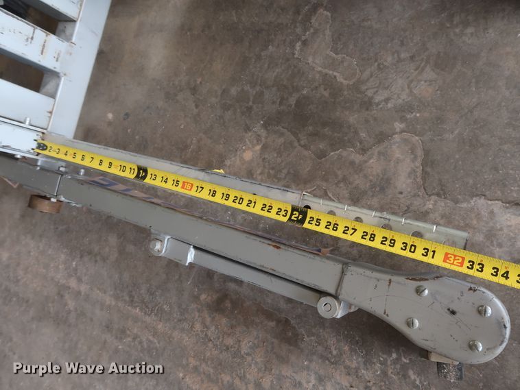 image for item DH0889 Vermette 6515 material lift