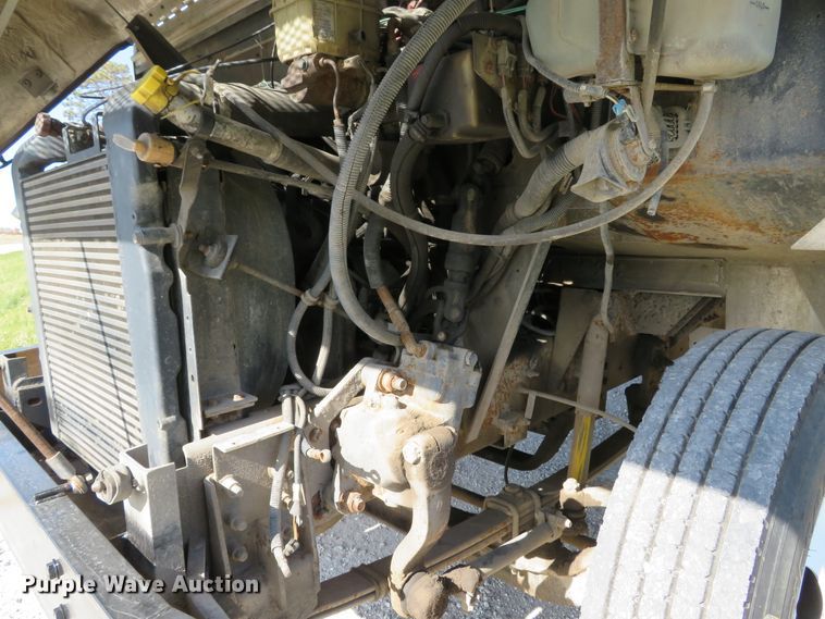 image for item DH1682 2001 Freightliner MT55 delivery truck