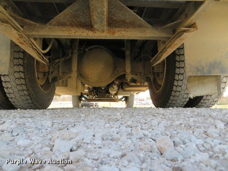 image for item DH1682 2001 Freightliner MT55 delivery truck