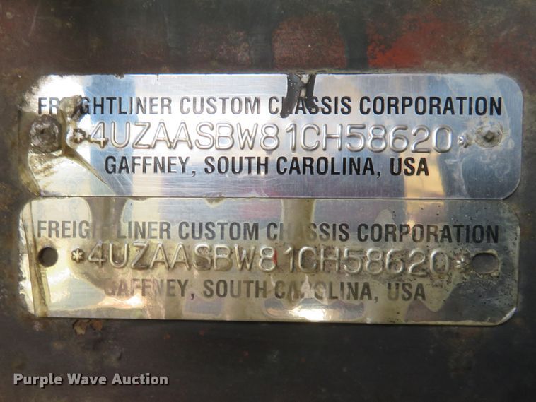 image for item DH1682 2001 Freightliner MT55 delivery truck