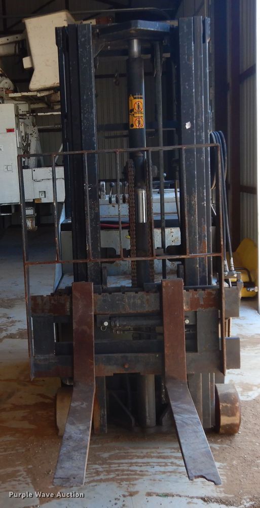 image for item DH2475 Prime Mover RC25 forklift