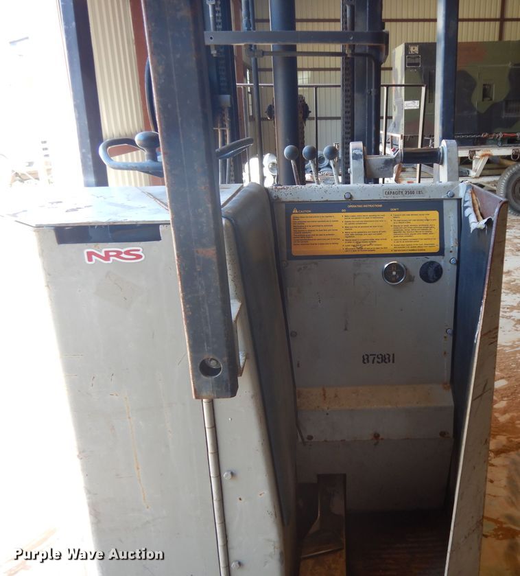 image for item DH2475 Prime Mover RC25 forklift