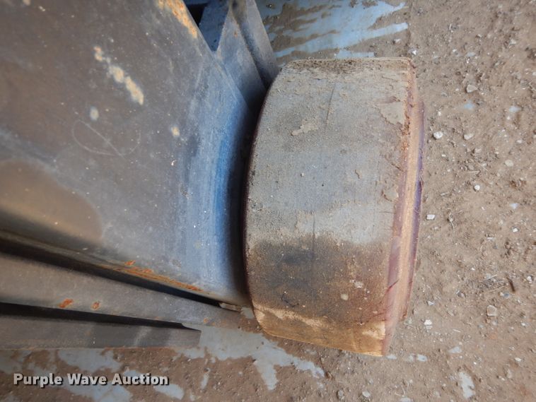 image for item DH2475 Prime Mover RC25 forklift