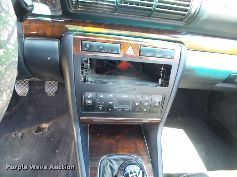 image for item DH4892 1999 Audi A4