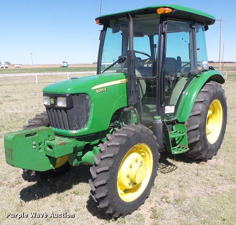 image for item DH4902 2013 John Deere 5055E MFWD tractor