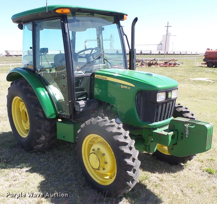 image for item DH4902 2013 John Deere 5055E MFWD tractor