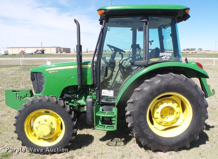 image for item DH4902 2013 John Deere 5055E MFWD tractor
