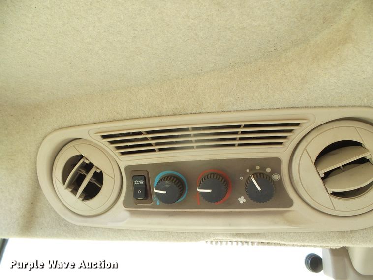 image for item DH4902 2013 John Deere 5055E MFWD tractor