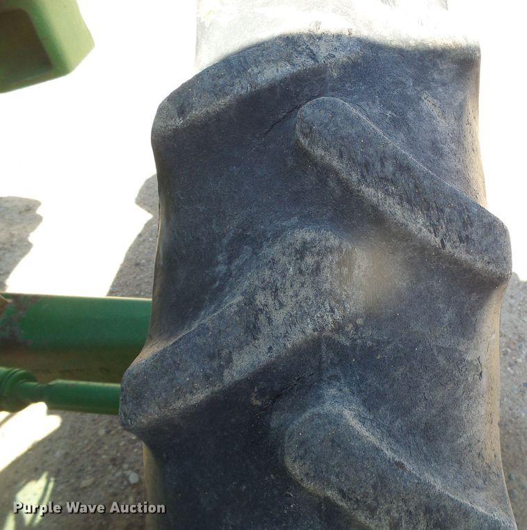 image for item DH4902 2013 John Deere 5055E MFWD tractor