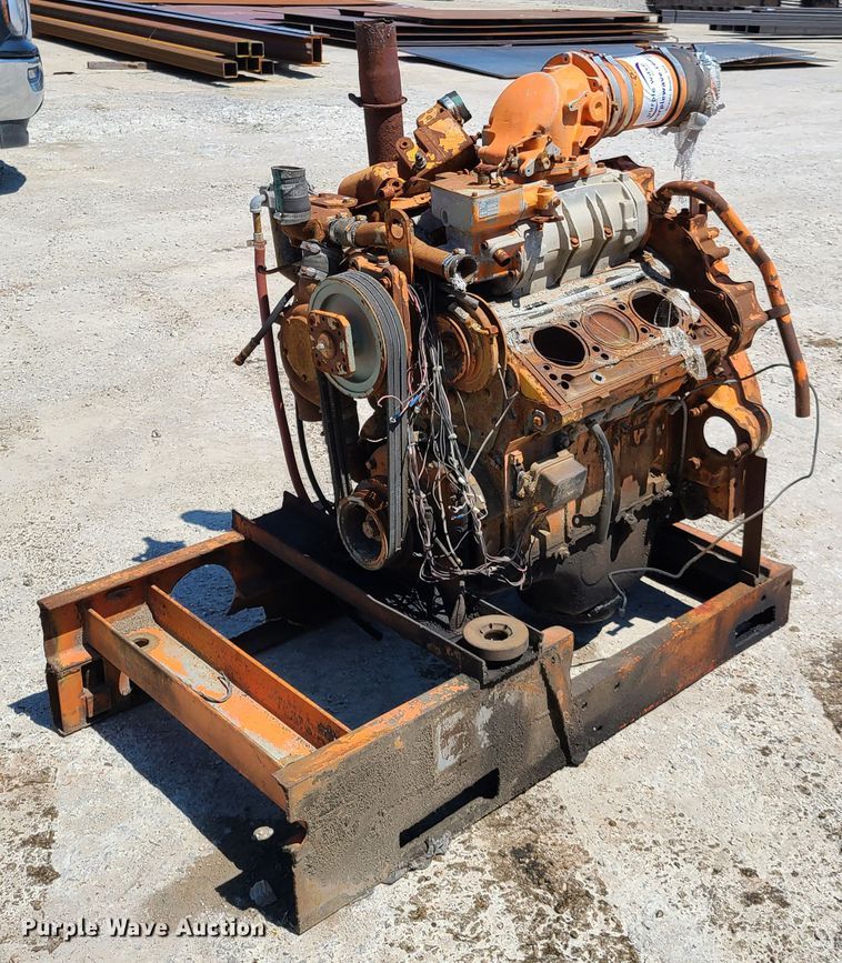 image for item DH5831 Detroit Diesel 6V71 six cylinder diesel engine