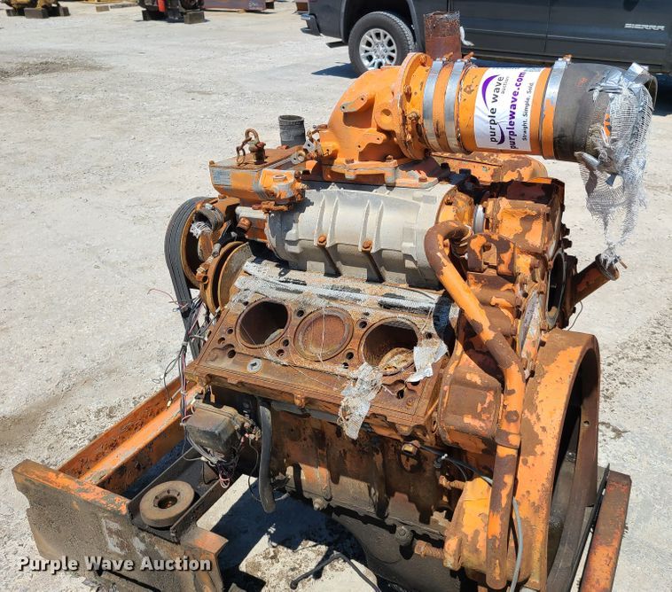 image for item DH5831 Detroit Diesel 6V71 six cylinder diesel engine