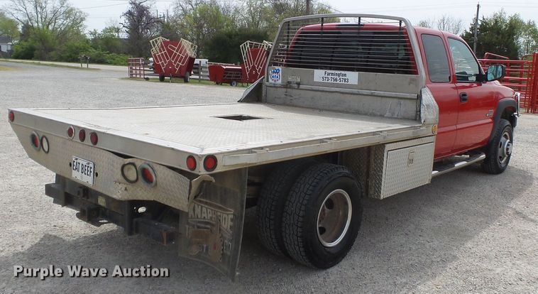 image for item DH7921 2001 Chevrolet Silverado 3500  Ext. Cab flatbed pickup truck