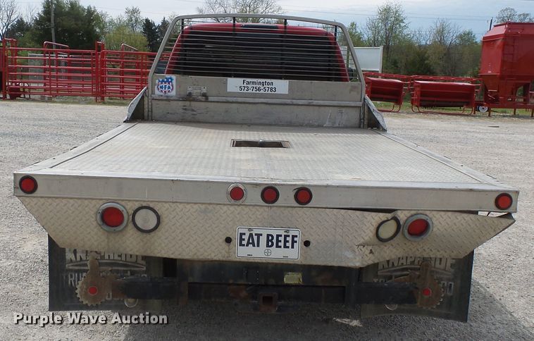 image for item DH7921 2001 Chevrolet Silverado 3500  Ext. Cab flatbed pickup truck