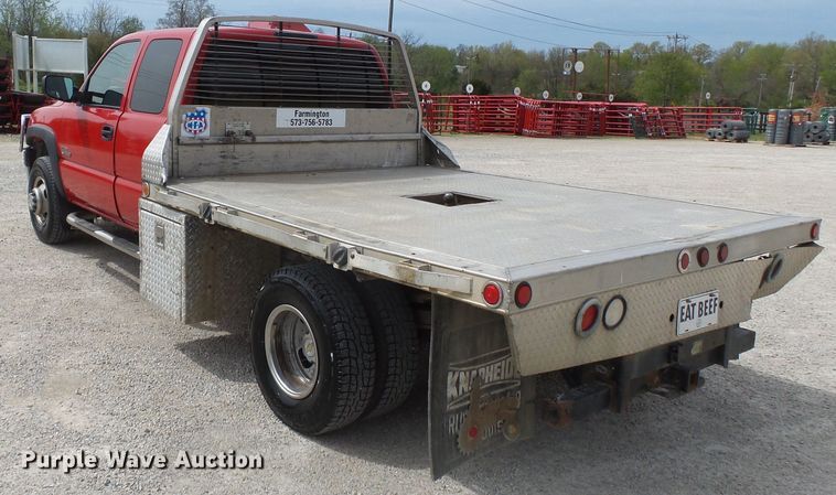 image for item DH7921 2001 Chevrolet Silverado 3500  Ext. Cab flatbed pickup truck