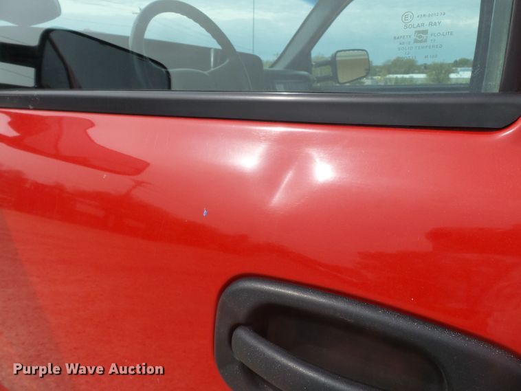 image for item DH7921 2001 Chevrolet Silverado 3500  Ext. Cab flatbed pickup truck