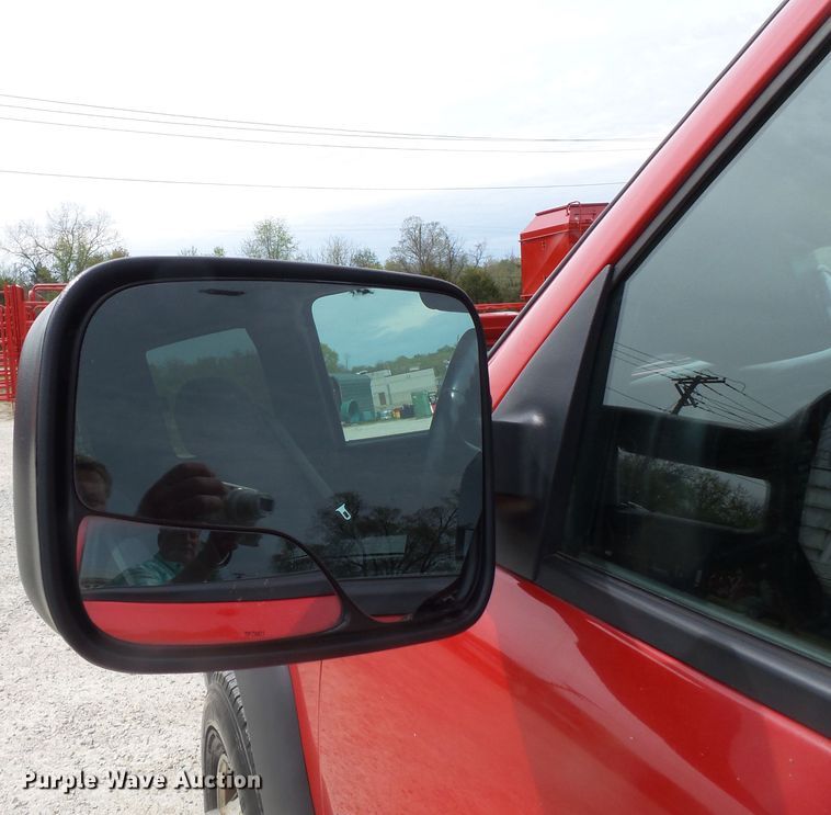 image for item DH7921 2001 Chevrolet Silverado 3500  Ext. Cab flatbed pickup truck