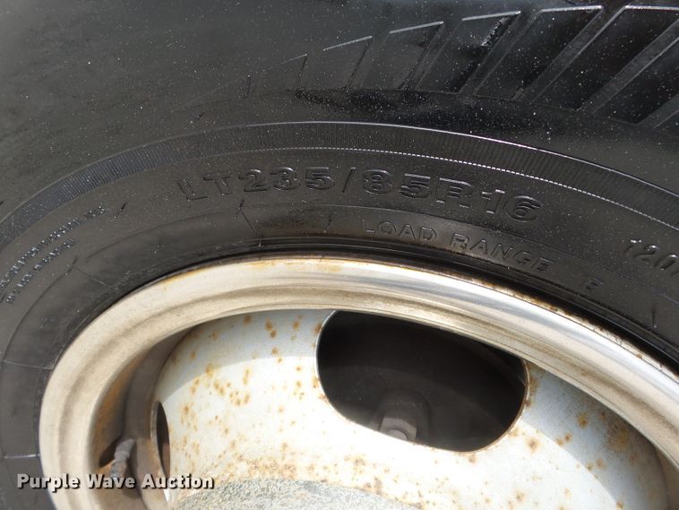 image for item DH7921 2001 Chevrolet Silverado 3500  Ext. Cab flatbed pickup truck