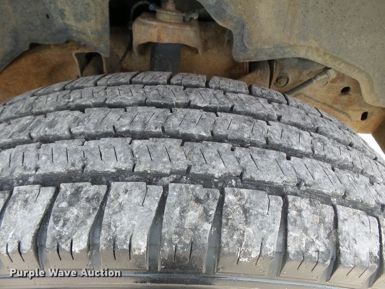 image for item DH7921 2001 Chevrolet Silverado 3500  Ext. Cab flatbed pickup truck