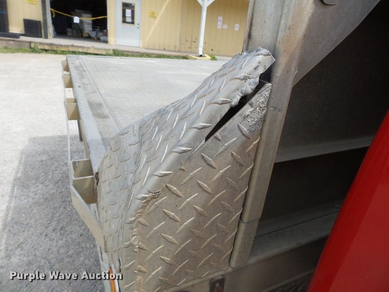 image for item DH7921 2001 Chevrolet Silverado 3500  Ext. Cab flatbed pickup truck